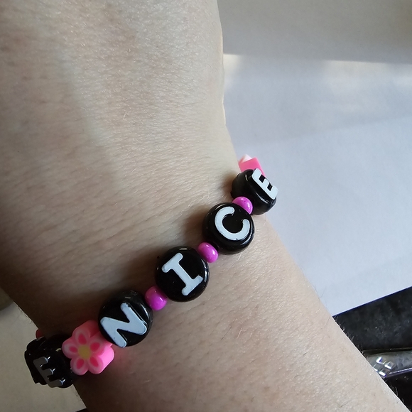 Be Nice bracelet handmade pink word elastic flowers floral mantra jewelry - Picture 6 of 7